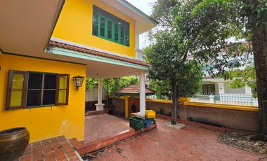 Hidden Gem in Rama 2! Custom-Built 3-Storey House with 18-Meter Deep Piles! 94.2 Sq.Wah 450 Sq.m House for SALE at Prukpirom Bang Khun Thian