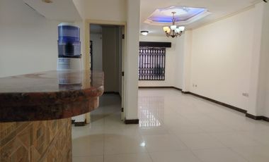 Casa en Alquiler en Samanes, 3 Habitaciones, 2 Baños, Patio, Garaje,  Norte de Guayaquil.