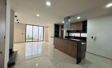 CASA NUEVA EN LOMAS DE ANGELOPOLIS