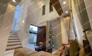 Modern House in Tierra El Sol Subdivision by Master Broker July de Vera