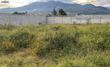 Terrenos de venta en Cotacachi, a 350 metros del Redondel de Las Banderas