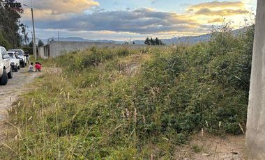 Terrenos de venta en Cotacachi, a 350 metros del Redondel de Las Banderas