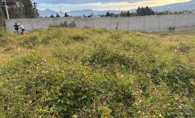 Terrenos de venta en Cotacachi, a 350 metros del Redondel de Las Banderas