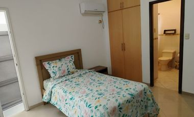 Suite Amoblada en Alquiler en Via a la Costa, Planta Baja, Incluye Servicios, Parqueo, Seguridad, Vía a la Costa.