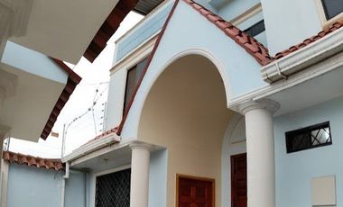EN VENTA CASA HERMOSA EN SANTA ROSA