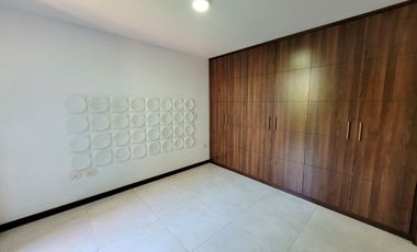SE VENDE APARTAMENTO EN LA AV SUR, SECTOR EL NOGAL -CORALES.