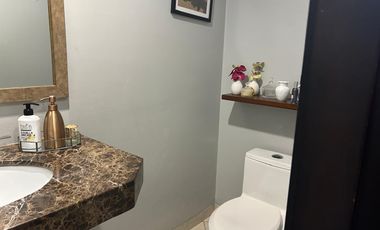 VENDO MUY LINDA CASA EN SAMBORONDÓN DE 3 DORMITORIOS