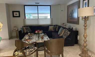 VENDO MUY LINDA CASA EN SAMBORONDÓN DE 3 DORMITORIOS