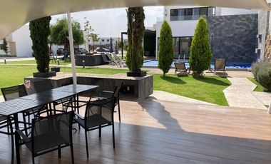 CASA EN PRIVADA BOSQUES DE SANTA RITA