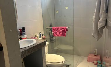 VENDO HERMOSA CASA EN SAMBORONDÓN DE 3 DORMITORIOS