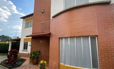 Amplia Casa de 3 Pisos en el norte de armenia Lote de 600 m² – Ideal para Familia o Inversión