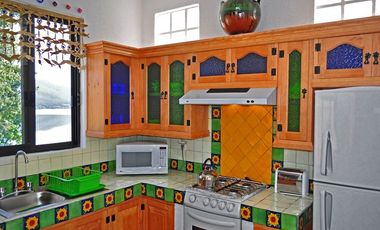 VENTA CASAS CON INCREÍBLE VISTA AL LAGO ZIRUAHUÉN EN COPÁNDARO CAS_5205 MOR/RS