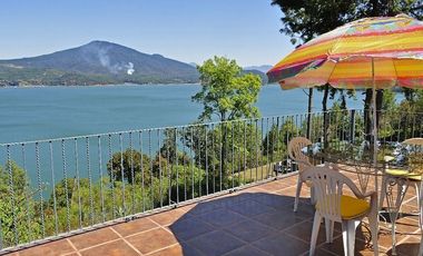 VENTA CASAS CON INCREÍBLE VISTA AL LAGO ZIRUAHUÉN EN COPÁNDARO CAS_5205 MOR/RS