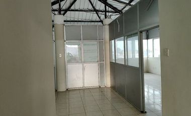 CLINICA CON 10 CONSULTORIOS EN VENTA EN EL GUABO