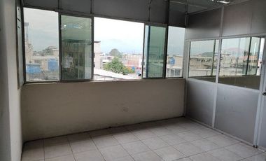 CLINICA CON 10 CONSULTORIOS EN VENTA EN EL GUABO