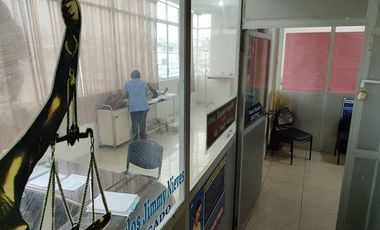 CLINICA CON 10 CONSULTORIOS EN VENTA EN EL GUABO