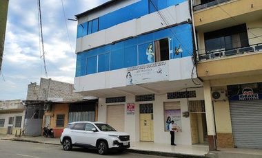 CLINICA CON 10 CONSULTORIOS EN VENTA EN EL GUABO