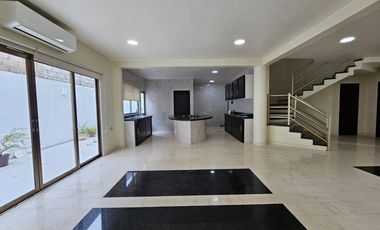 VENDO CASA EN LA RIVIERA VERACRUZANA, LADO MAR CON PLAYA PRIVADA