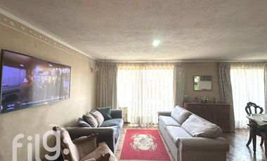 Venta Casa en sector tranquilo y consolidado de Vitacura