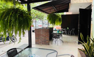 Casa Comercial con Apto Independiente sobre la calle 7 en la Gaitana