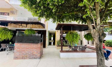 Casa Comercial con Apto Independiente sobre la calle 7 en la Gaitana