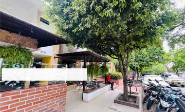 Casa Comercial con Apto Independiente sobre la calle 7 en la Gaitana