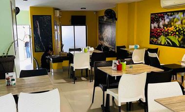 Casa Comercial con Apto Independiente sobre la calle 7 en la Gaitana