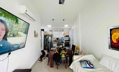 Casa Comercial con Apto Independiente sobre la calle 7 en la Gaitana