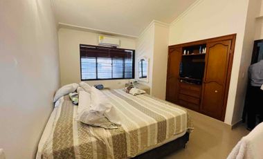 Casa Comercial con Apto Independiente sobre la calle 7 en la Gaitana