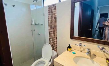 Casa Comercial con Apto Independiente sobre la calle 7 en la Gaitana