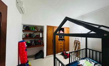 Casa Comercial con Apto Independiente sobre la calle 7 en la Gaitana