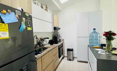 Casa Comercial con Apto Independiente sobre la calle 7 en la Gaitana