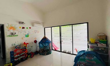 Casa Comercial con Apto Independiente sobre la calle 7 en la Gaitana