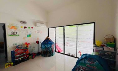 Casa Comercial con Apto Independiente sobre la calle 7 en la Gaitana