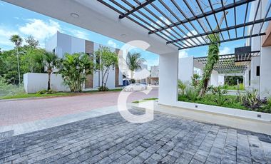 Casa en Venta en Cancún en Residencial Rio con 4 Recámaras y Alberca