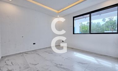 Casa en Venta en Cancún en Residencial Rio con 4 Recámaras y Alberca