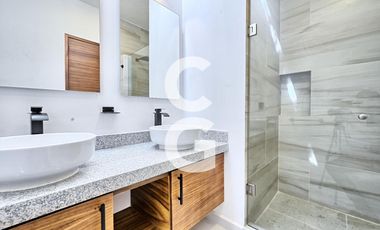 Casa en Venta en Cancún en Residencial Rio con 4 Recámaras y Alberca