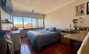 Se Vende 3 Dormitorios + Servicio + 2 Estacionamientos. Providencia