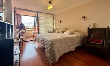 Se Vende 3 Dormitorios + Servicio + 2 Estacionamientos. Providencia