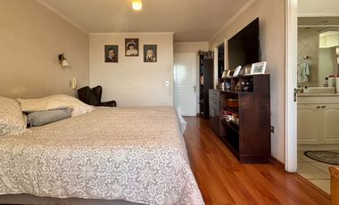 Se Vende 3 Dormitorios + Servicio + 2 Estacionamientos. Providencia