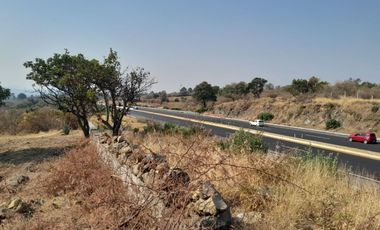 EXCELENTE TERRENO A PIE DE CARRETERA
