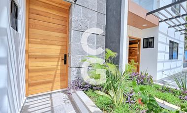 Casa en Venta en Cancún en Residencial Rio con 4 Recámaras y Alberca
