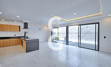 Casa en Venta en Cancún en Residencial Rio con 4 Recámaras y Alberca