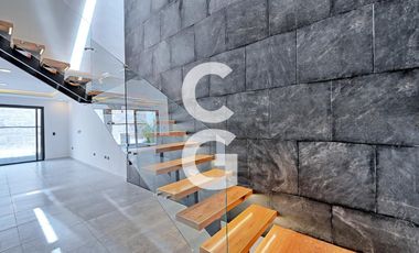 Casa en Venta en Cancún en Residencial Rio con 4 Recámaras y Alberca