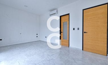 Casa en Venta en Cancún en Residencial Rio con 4 Recámaras y Alberca