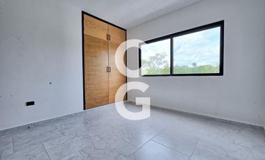 Casa en Venta en Cancún en Residencial Rio con 4 Recámaras y Alberca