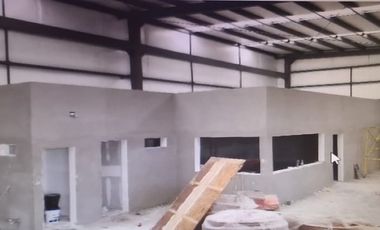 bodega nueva al lado de estructuras y perfiles matriz