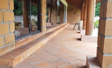 se vende casa en Vista del Valle Naucalpan de 3,000m2