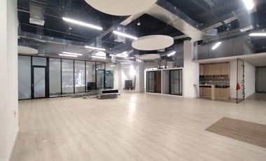 Oficina en arriendo en Alto Prado.