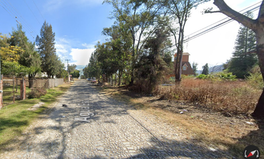 Casa ubicada en colonia Agua Escondida, Jalisco. Con 4 recamaras y 760m2. A unos minutos de Aeroclub Chapala.